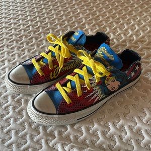 Women’s Low Top Converse Wonder Woman